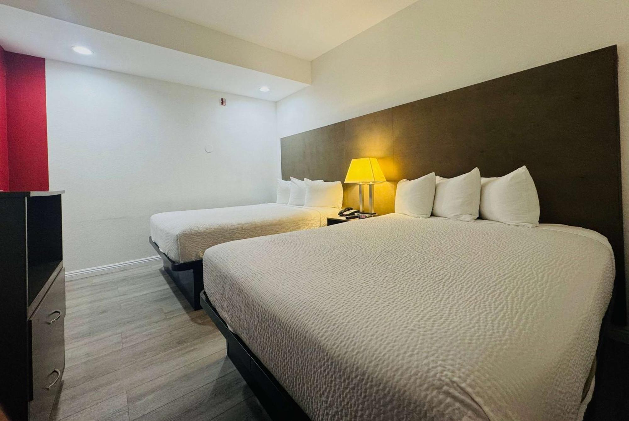Hotel Ramada By Wyndham Airport San Diego
