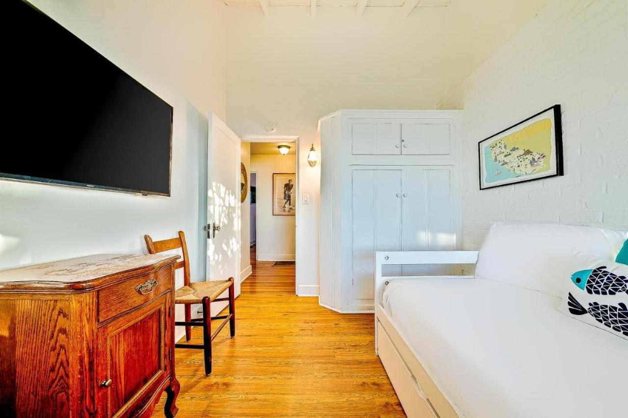 Oceanfront Dog Friendly With Waterfront Porch, Gas Grill, Hot Tub & Fire Pit * San Diego