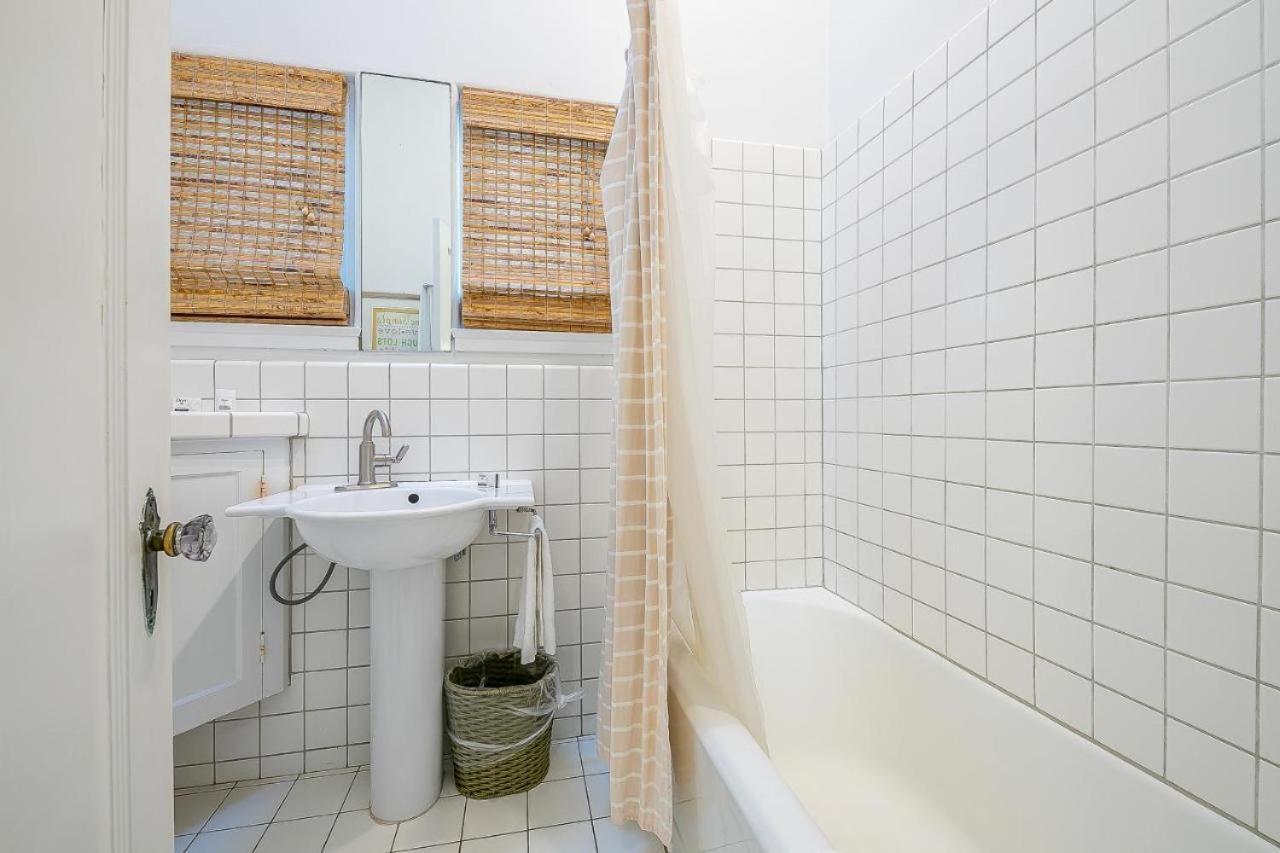Holiday home Oceanfront Dog Friendly With Waterfront Porch, Gas Grill, Hot Tub & Fire Pit *