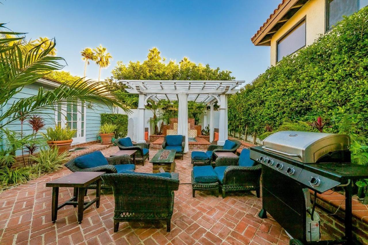 Holiday home Oceanfront Dog Friendly With Waterfront Porch, Gas Grill, Hot Tub & Fire Pit *