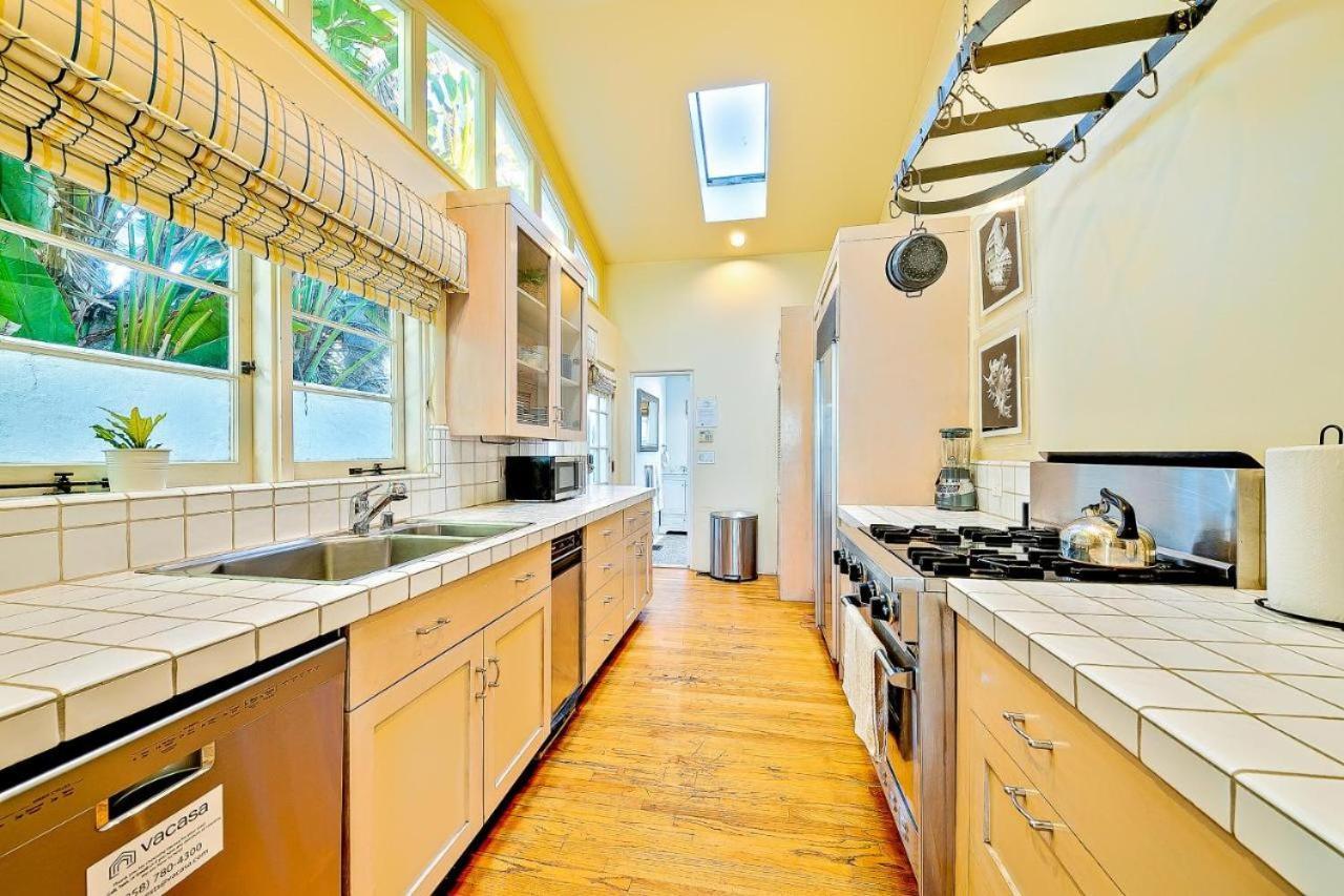 Oceanfront Dog Friendly With Waterfront Porch, Gas Grill, Hot Tub & Fire Pit