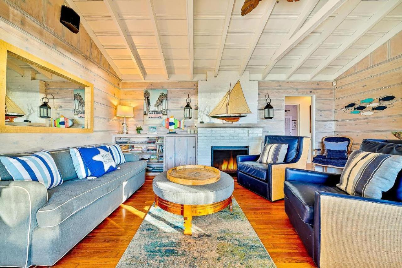 Oceanfront Dog Friendly With Waterfront Porch, Gas Grill, Hot Tub & Fire Pit Holiday home San Diego