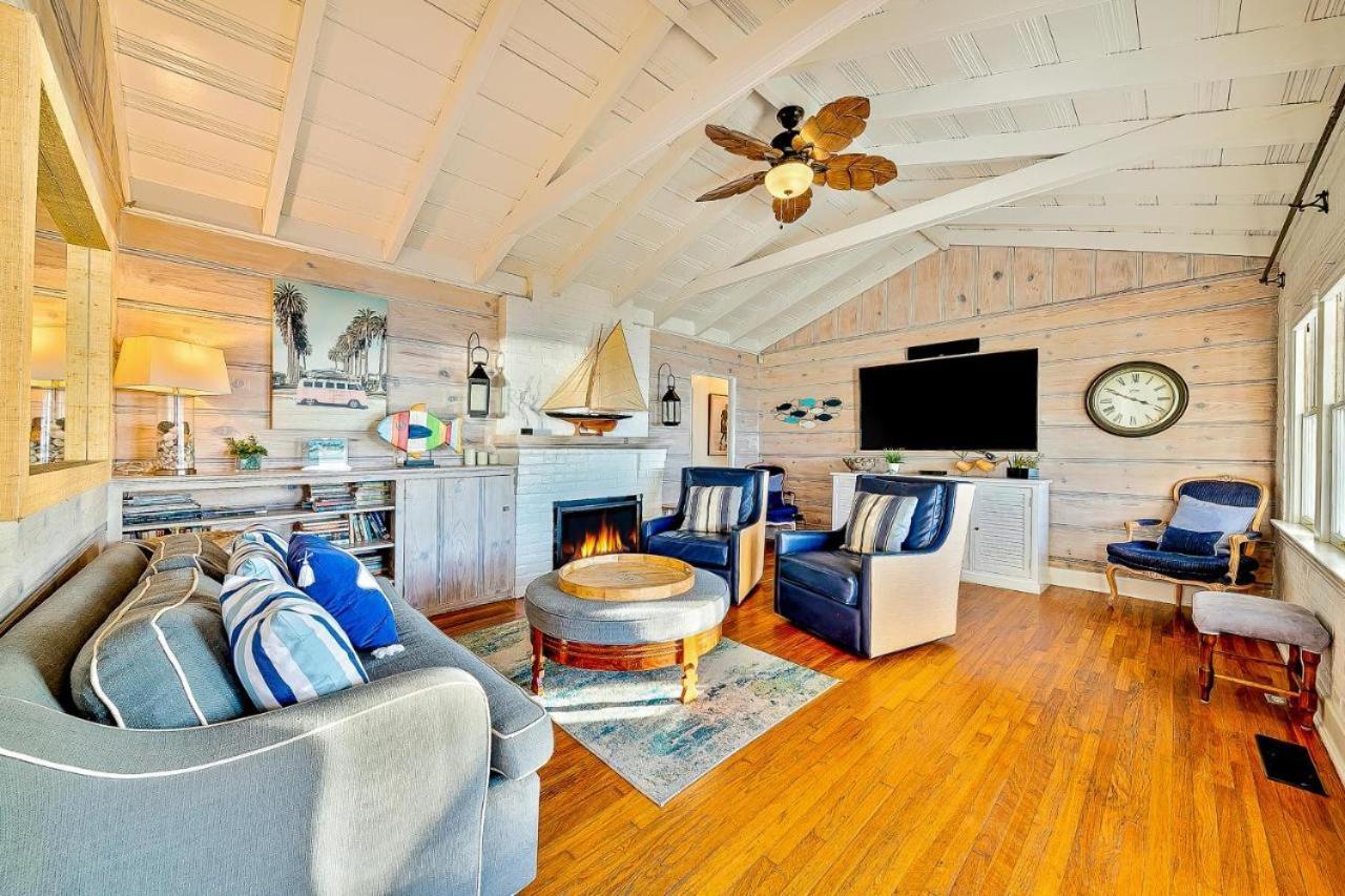 Oceanfront Dog Friendly With Waterfront Porch, Gas Grill, Hot Tub & Fire Pit