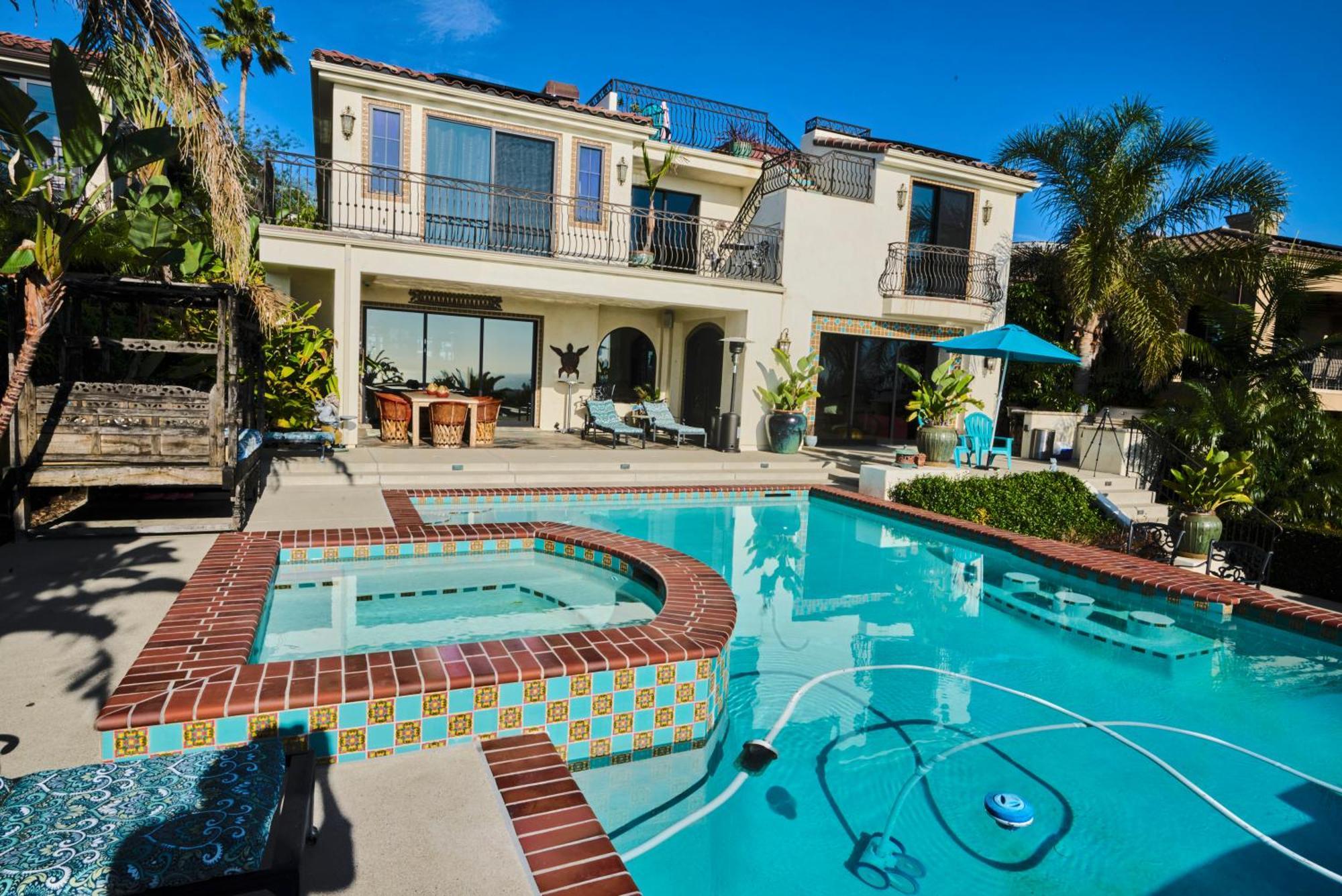 Guest house 360 Degree Ocean & Views With Pool, Spa, Close To The Beach! Pets Ok