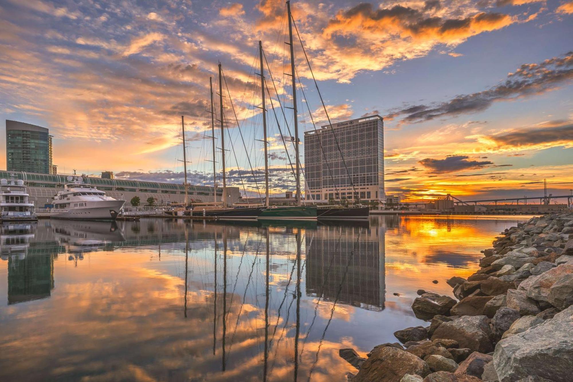 Hilton Bayfront Hotel 4*