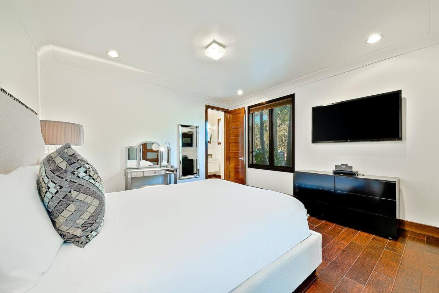 Ocean View Serenity With Theater And Heated Pool Holiday home