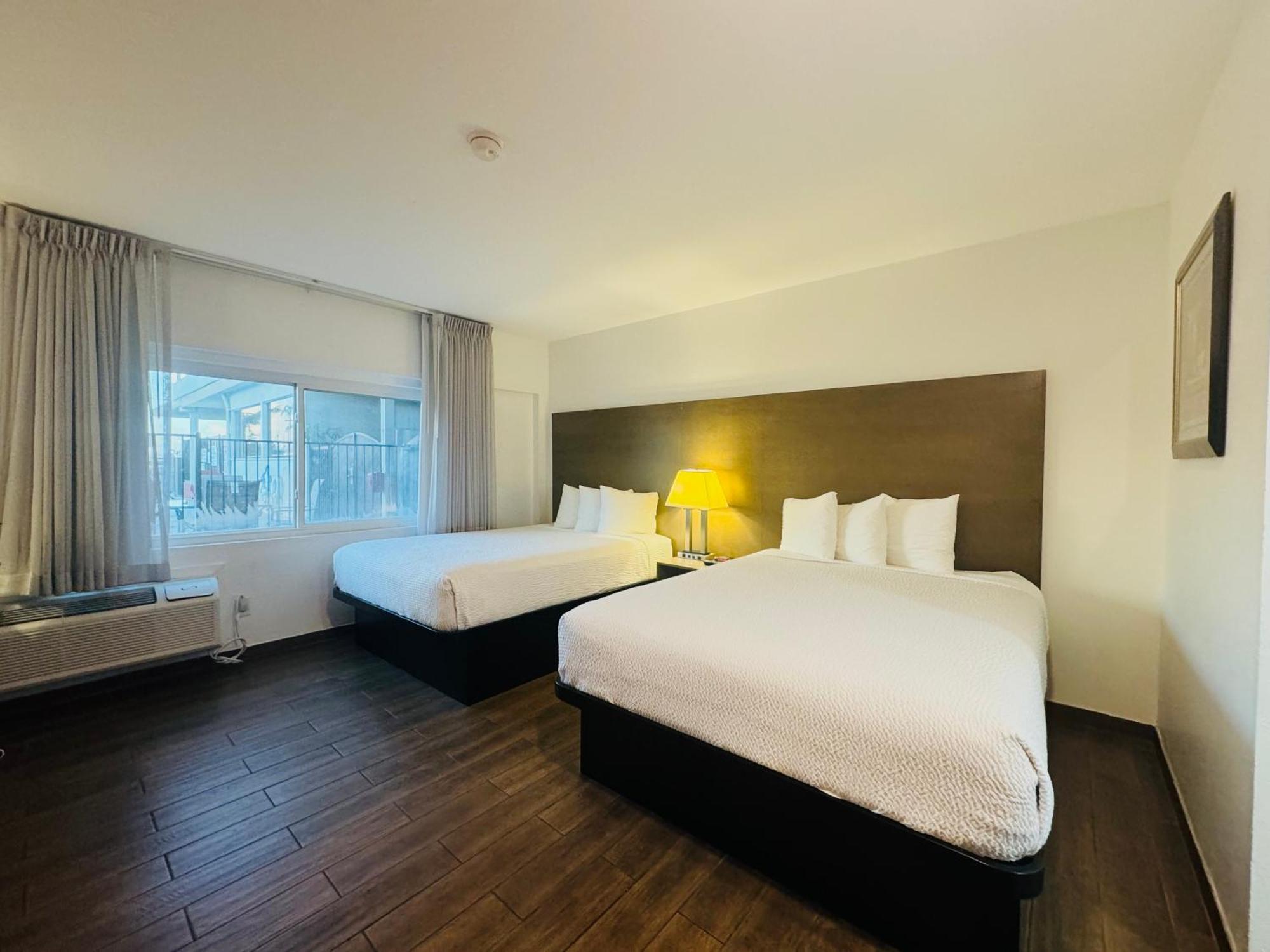 Hotel Ramada By Wyndham Airport