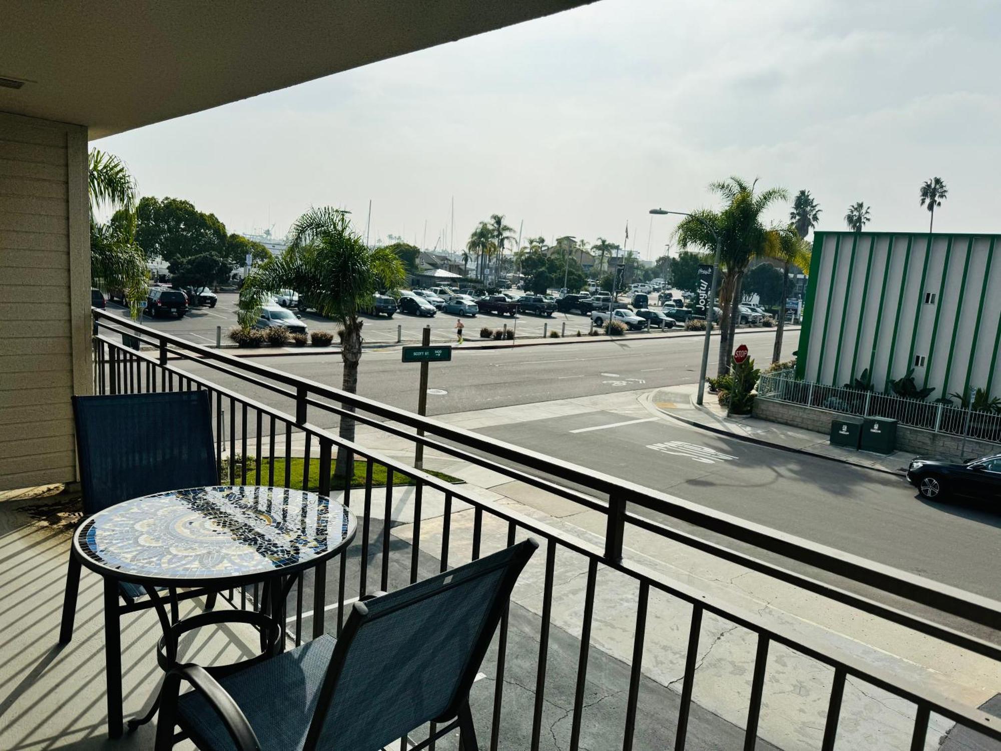 Hotel Ramada By Wyndham Airport 2*