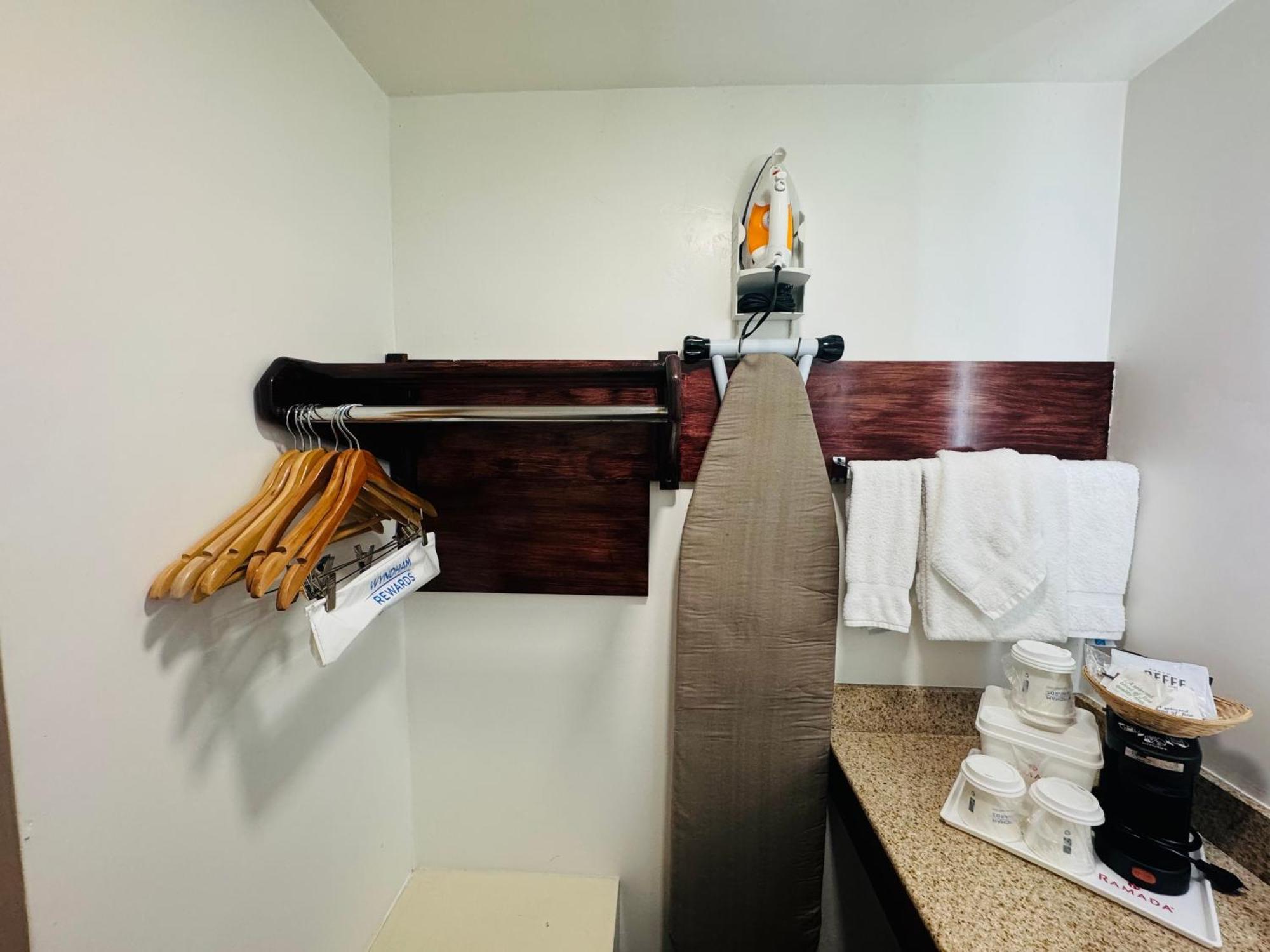 Hotel Ramada By Wyndham Airport