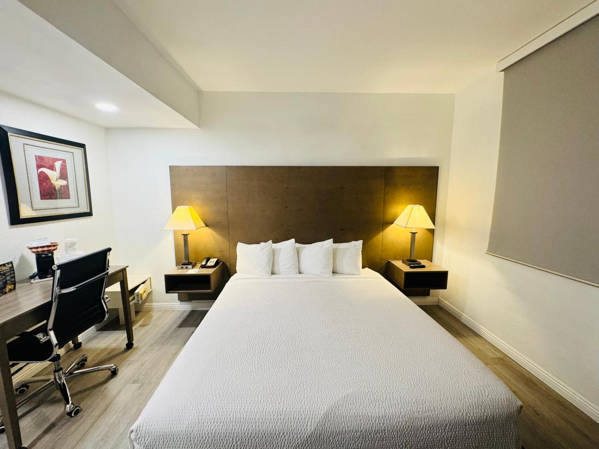Hotel Ramada By Wyndham Airport San Diego