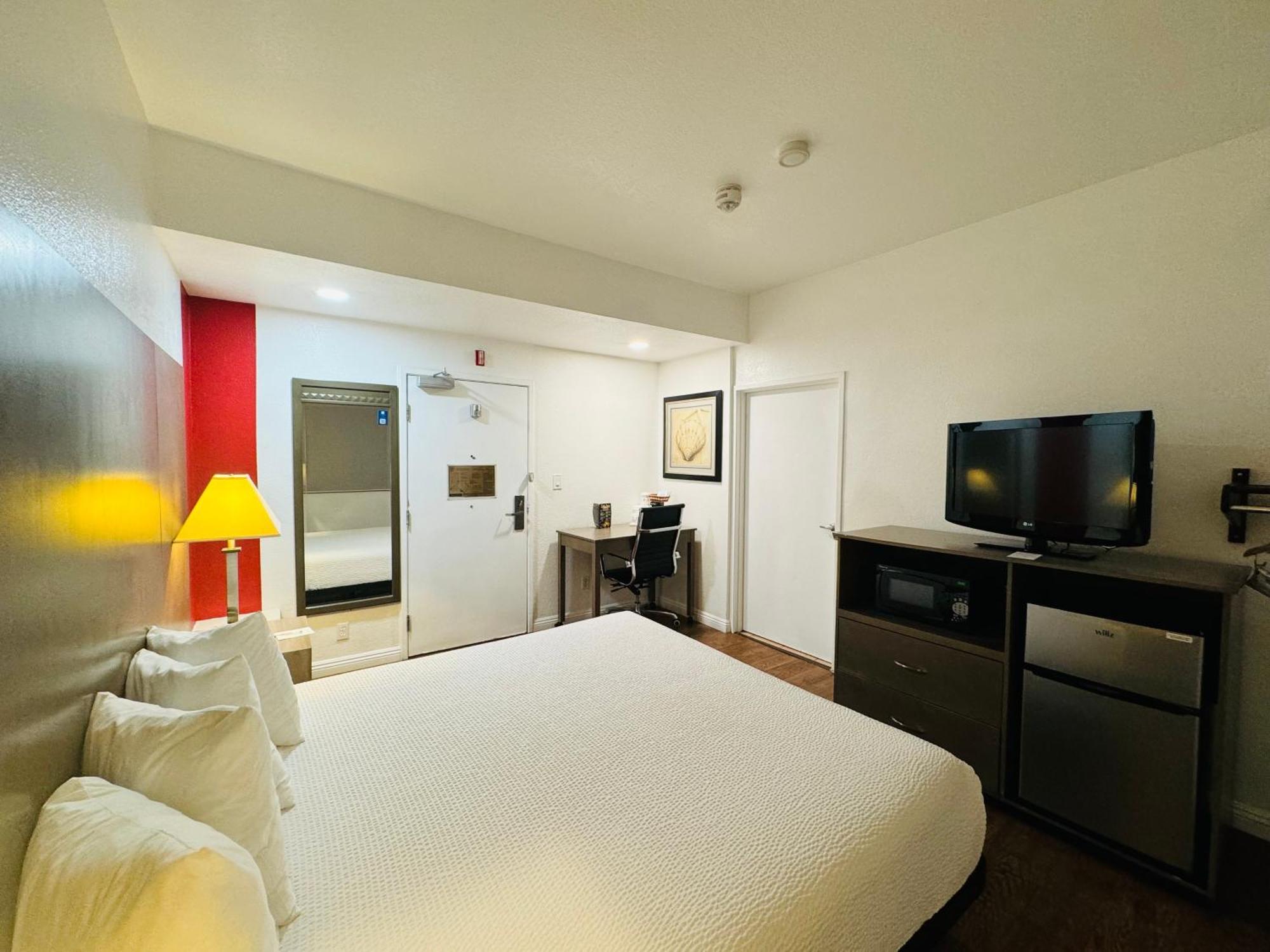 Hotel Ramada By Wyndham Airport