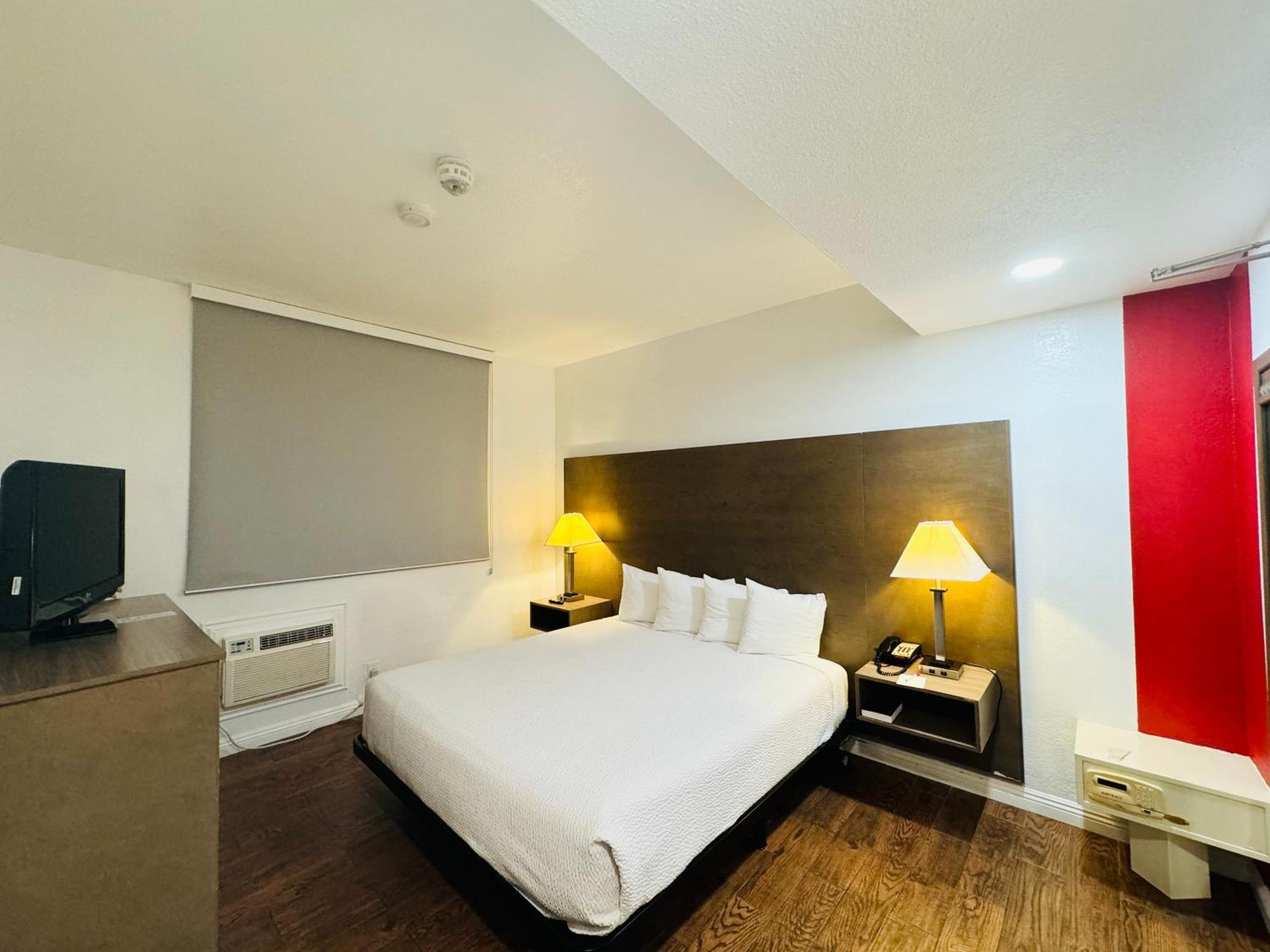 Ramada By Wyndham Airport