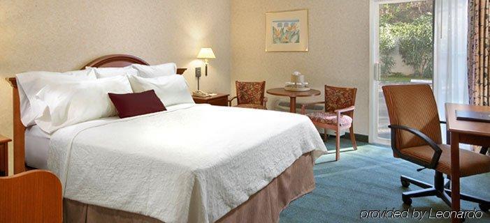 Hotel Hampton Mission Valley 3*