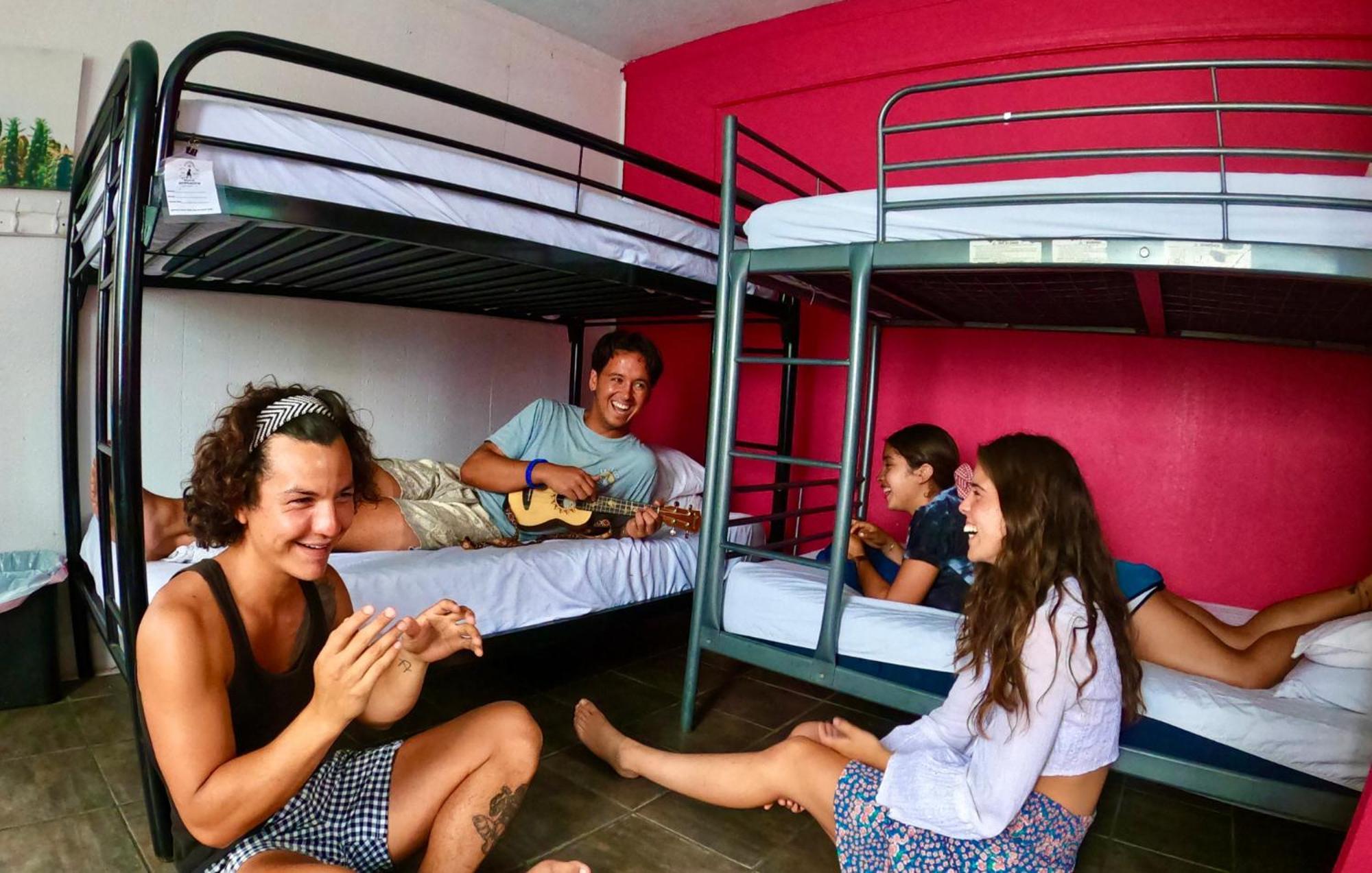 Ith Surf (adults Only) Hostel *