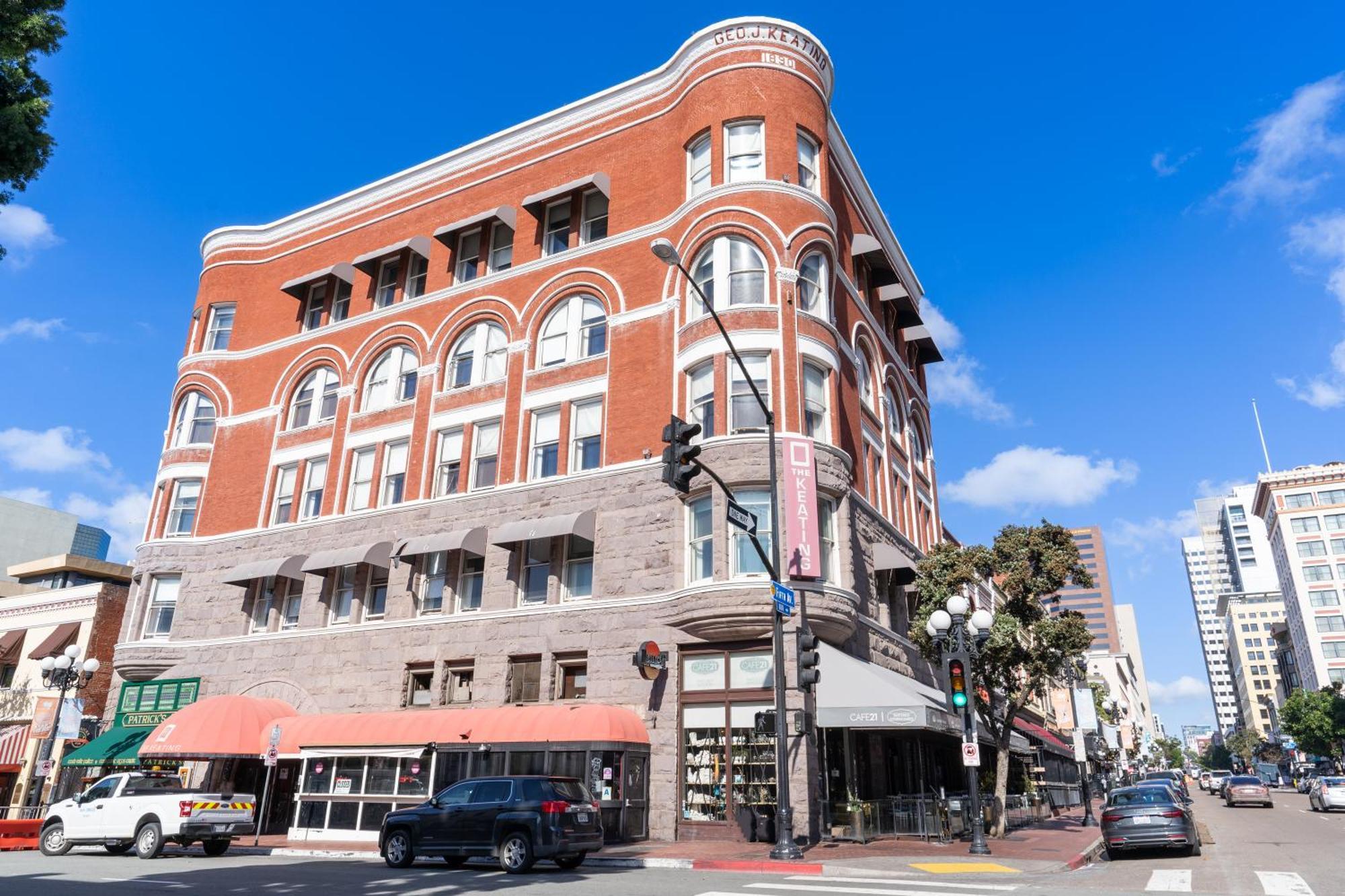 Keating Hotel 3*