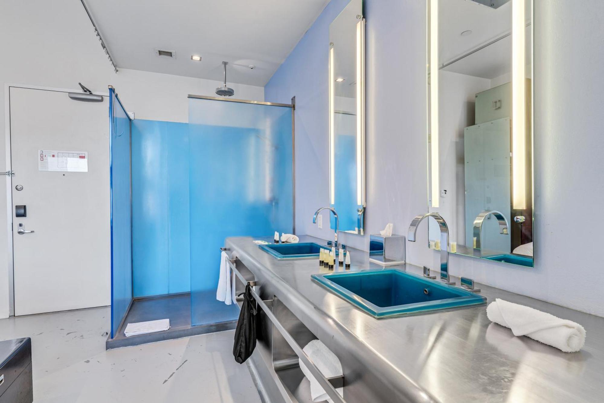 Keating Hotel 3*