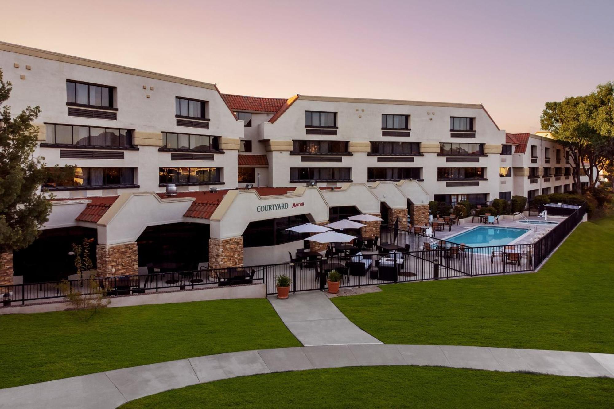 Hotel Courtyard By Marriott Rancho Bernardo 3*