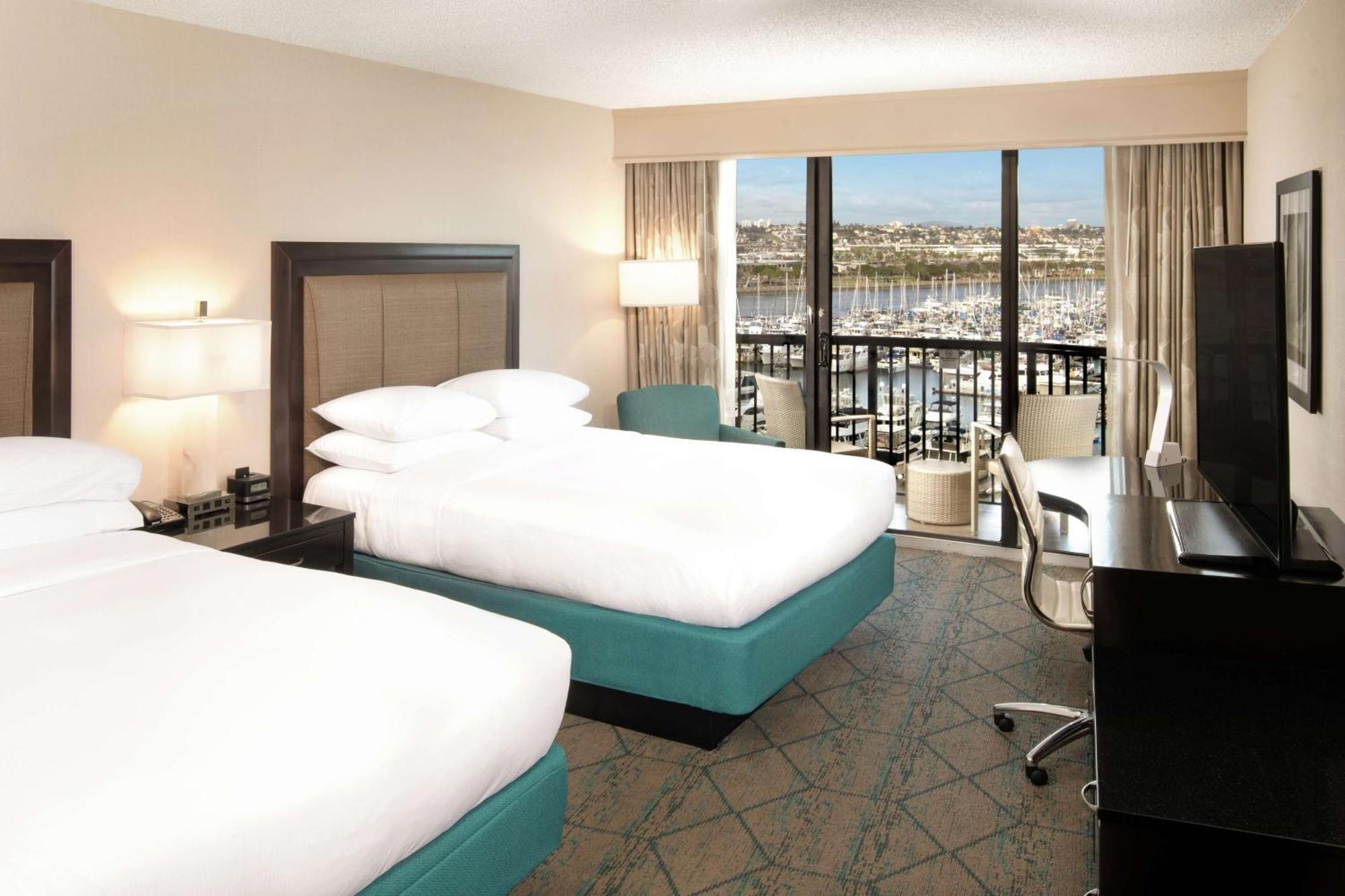 Hotel Hilton Airport/harbor Island 3*