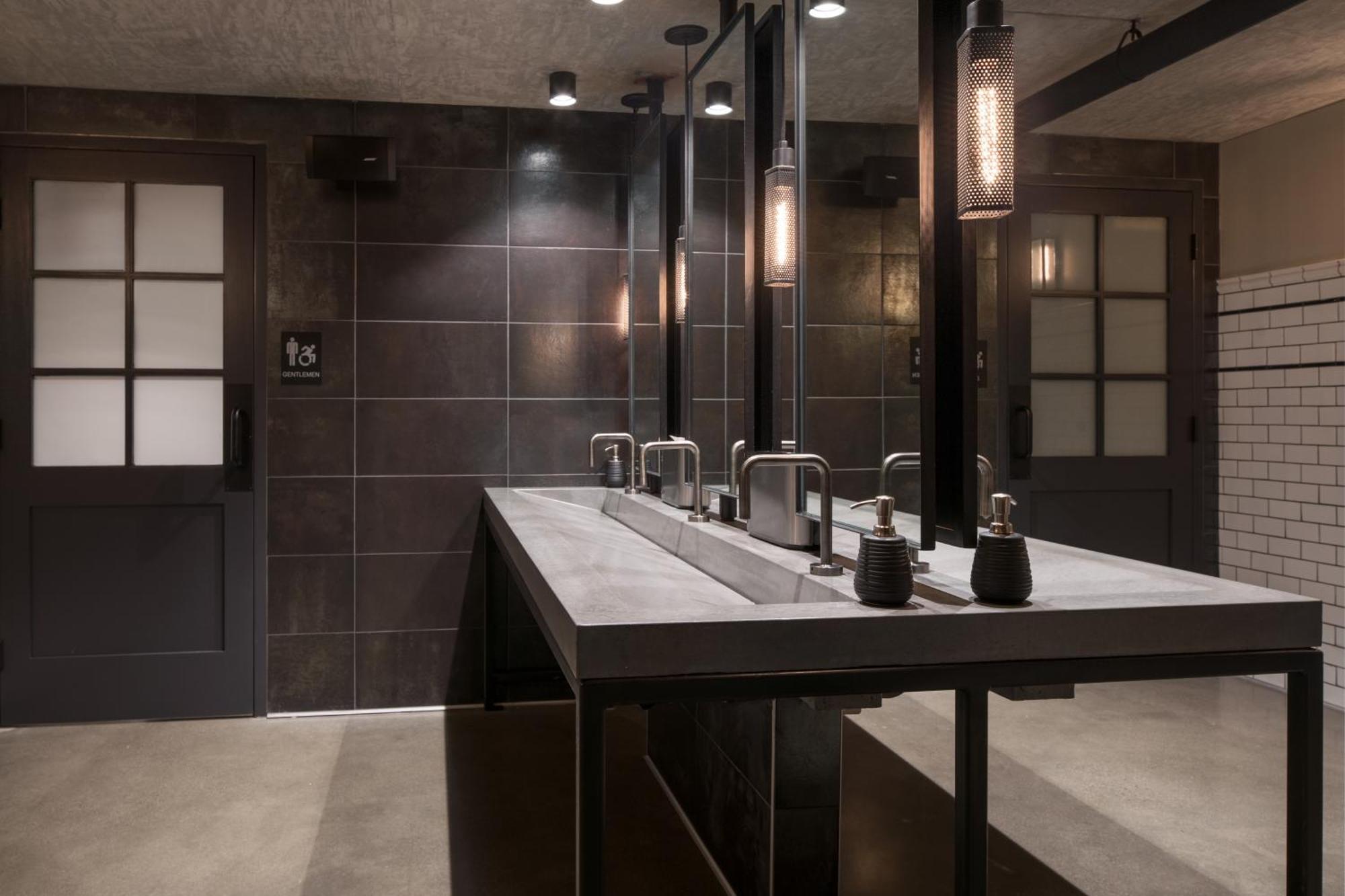 Moxy Gaslamp Quarter 4*
