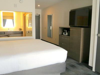 Hotel Express & - Mission Valley By Ihg