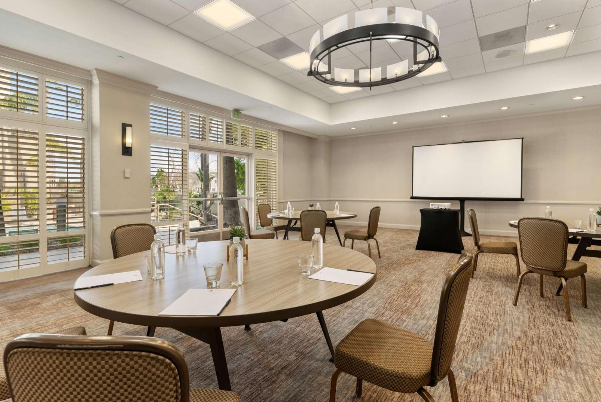 Doubletree By Hilton San Diego-mission Valley 4*