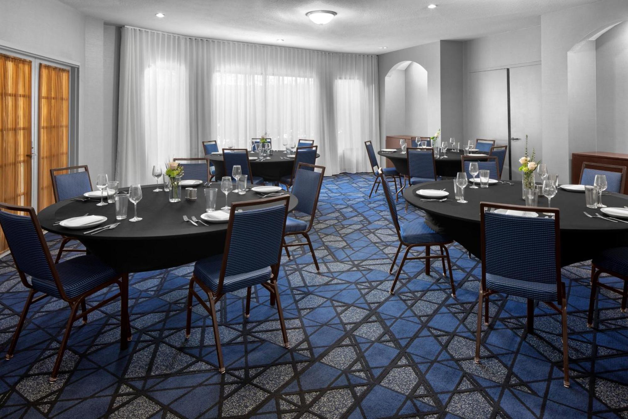 Courtyard By Marriott Rancho Bernardo Hotel