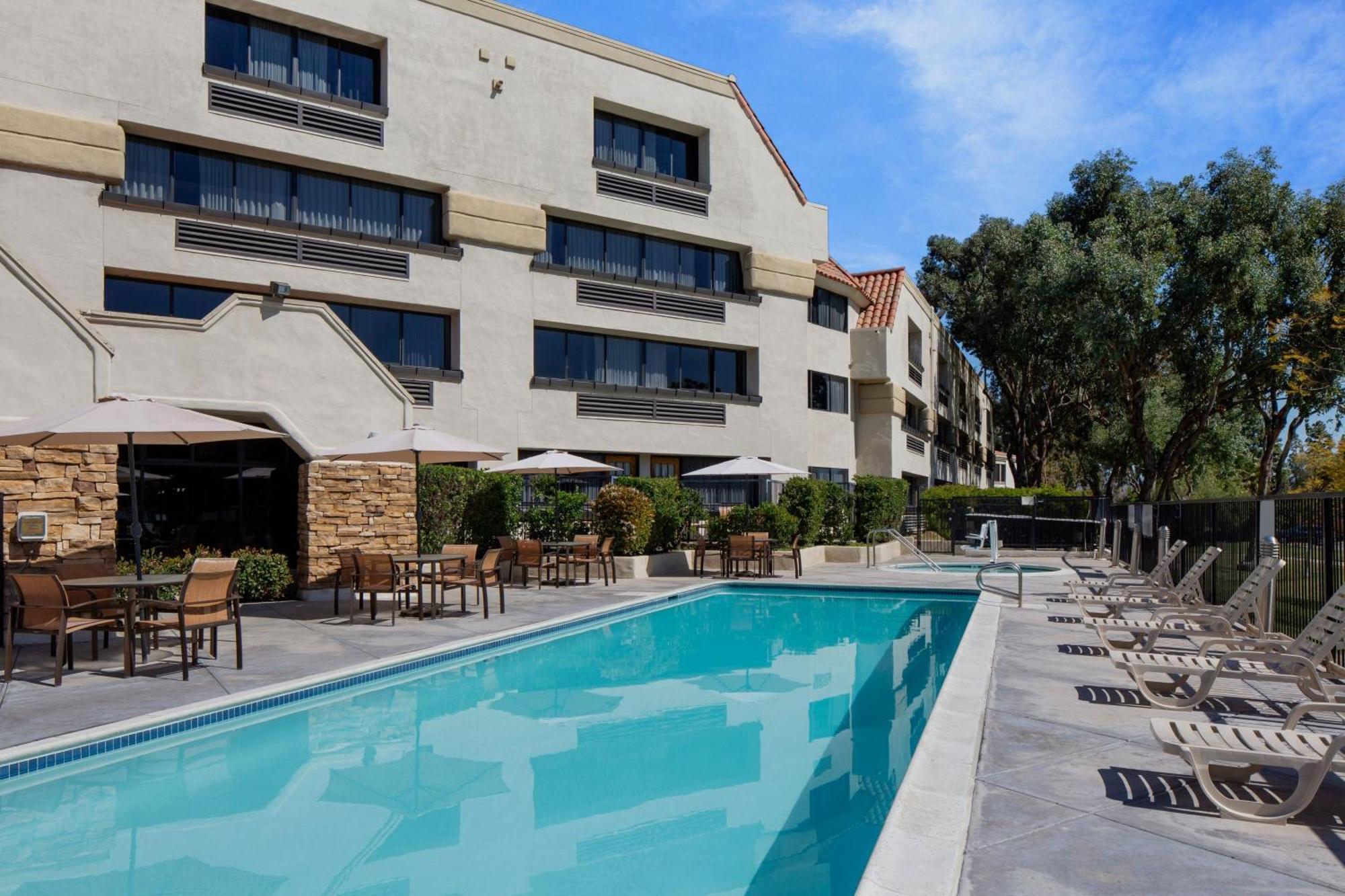 Hotel Courtyard By Marriott Rancho Bernardo 3*