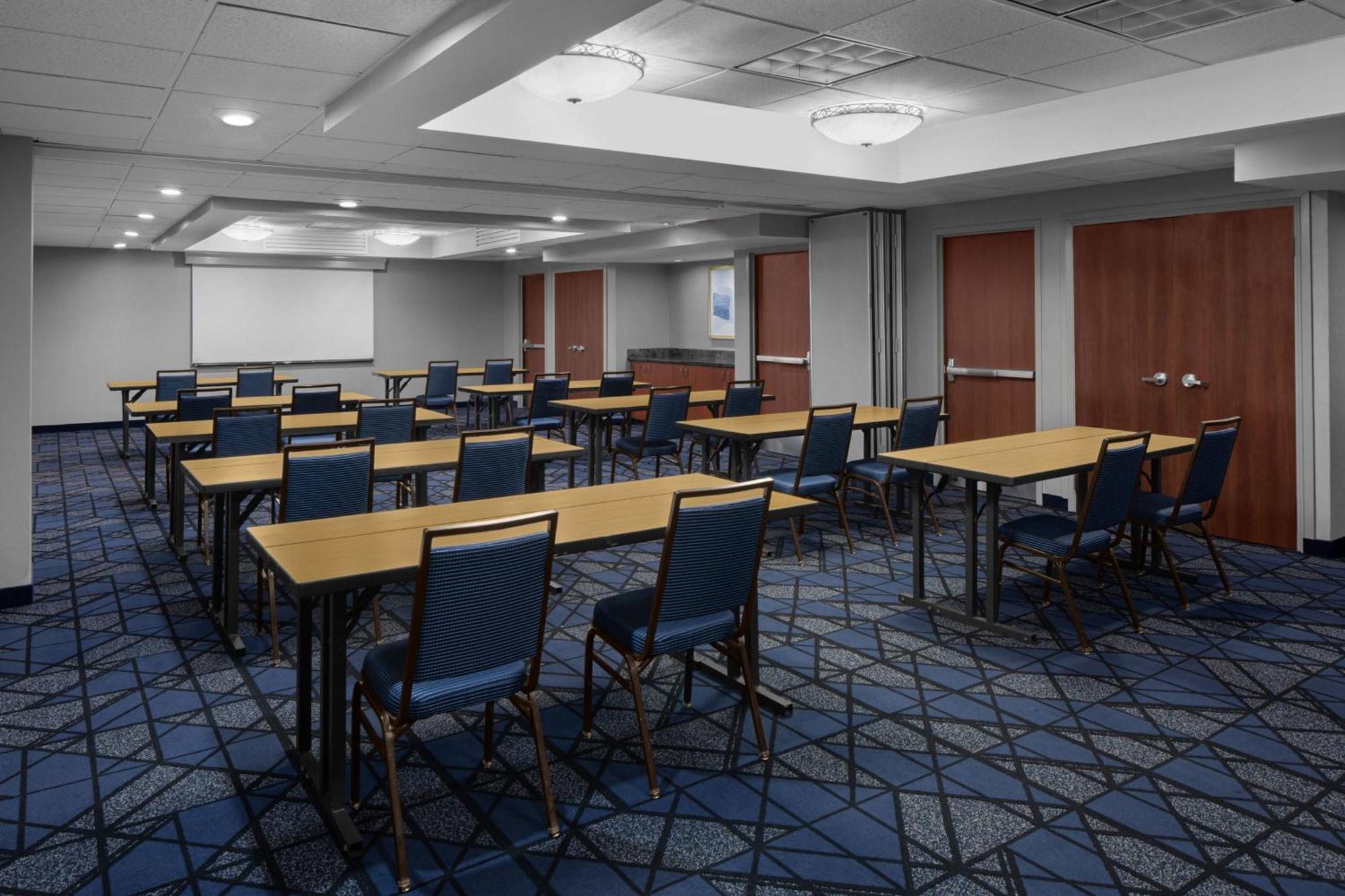 Hotel Courtyard By Marriott Rancho Bernardo 3*