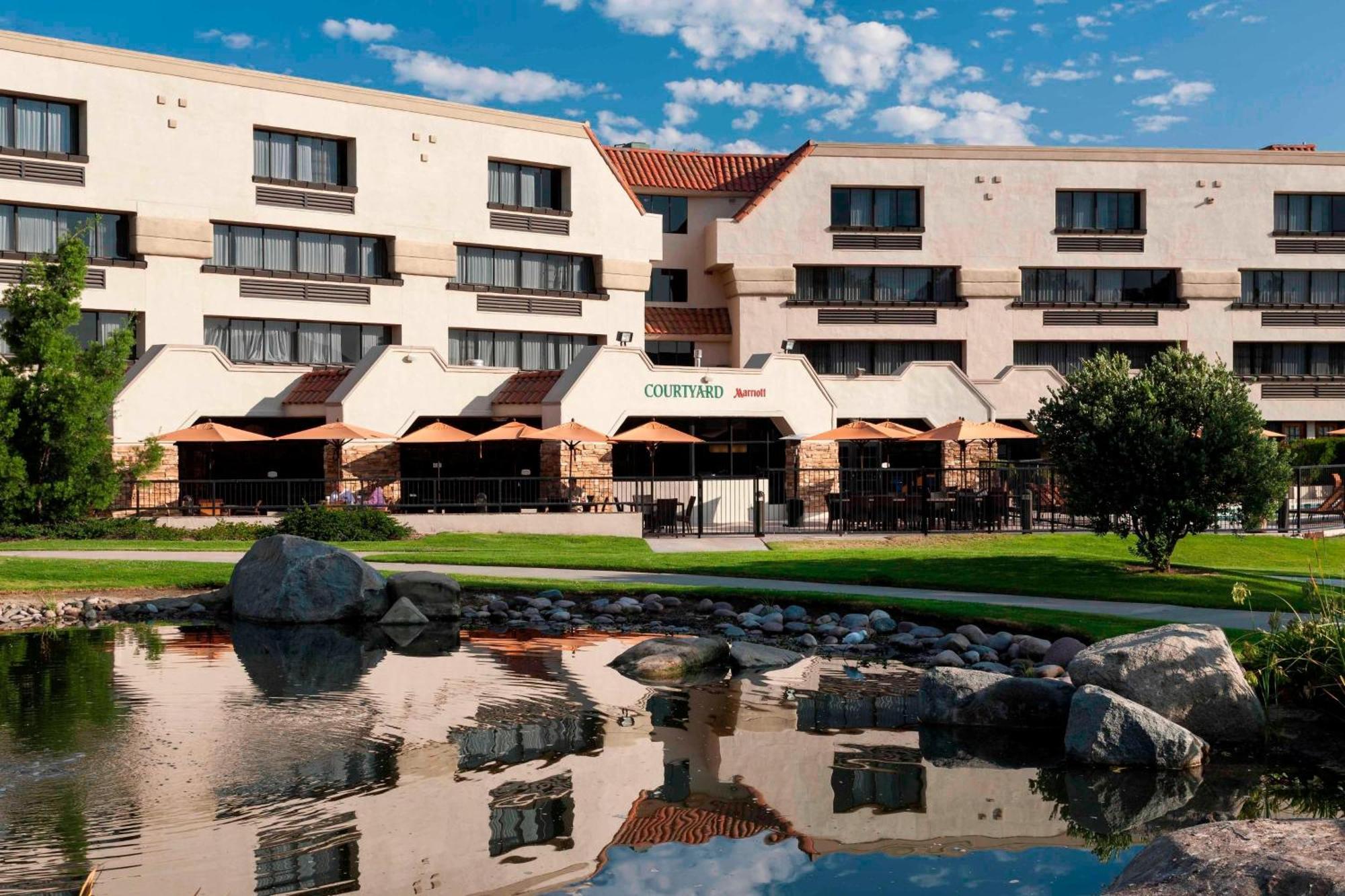Courtyard By Marriott Rancho Bernardo 3*