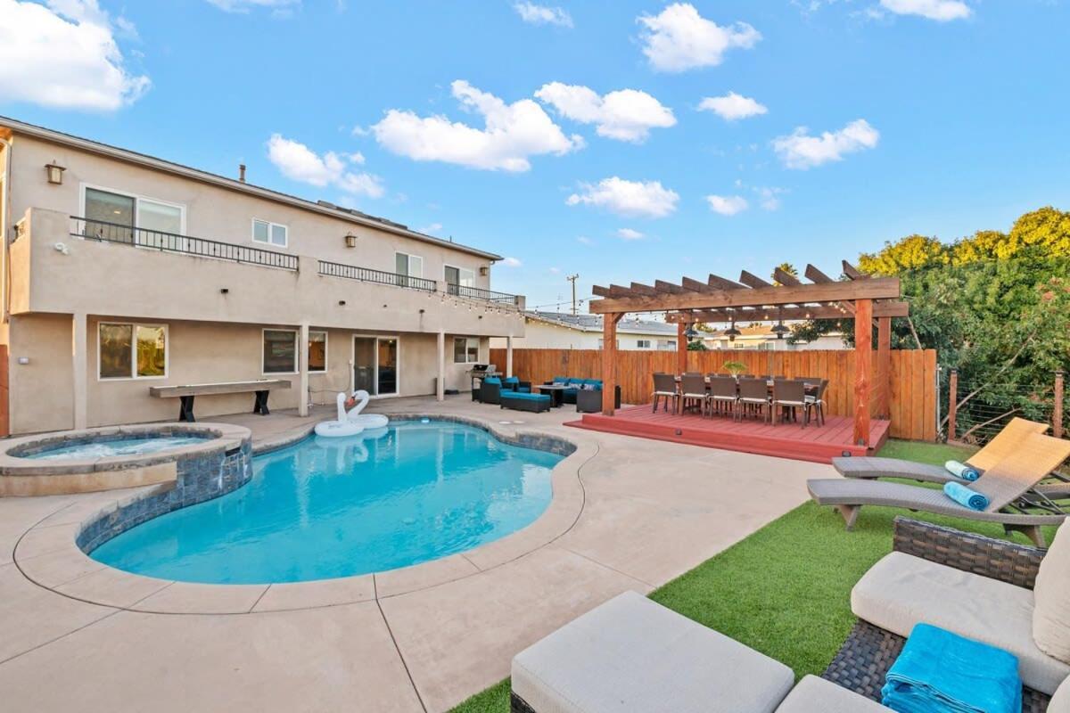 Ainsworth Oasis: The Family Retreat Starts Here Holiday home