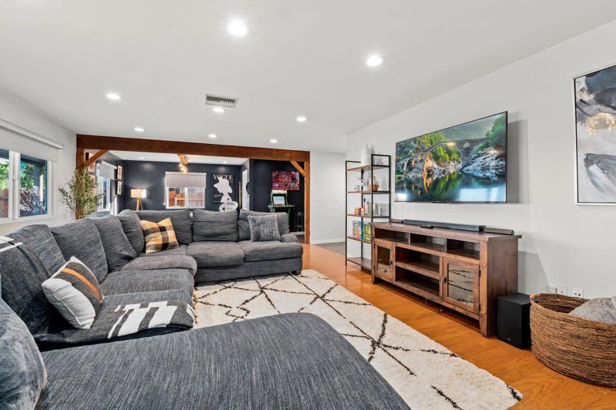 Ainsworth Oasis: The Family Retreat Starts Here *