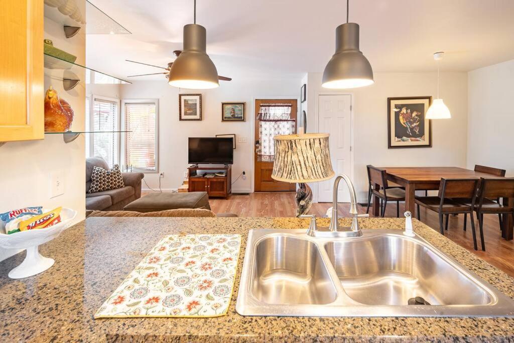 Serenity House Near Gaslamp, Zoo & Petco San Diego
