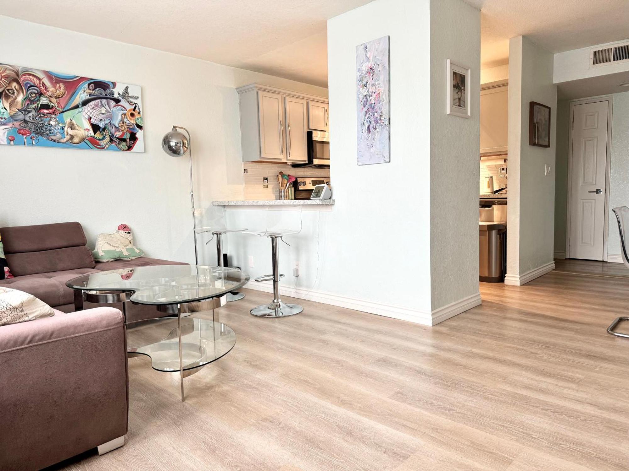 Artsy Smart Near Downtown & Balboa Park Apartment *
