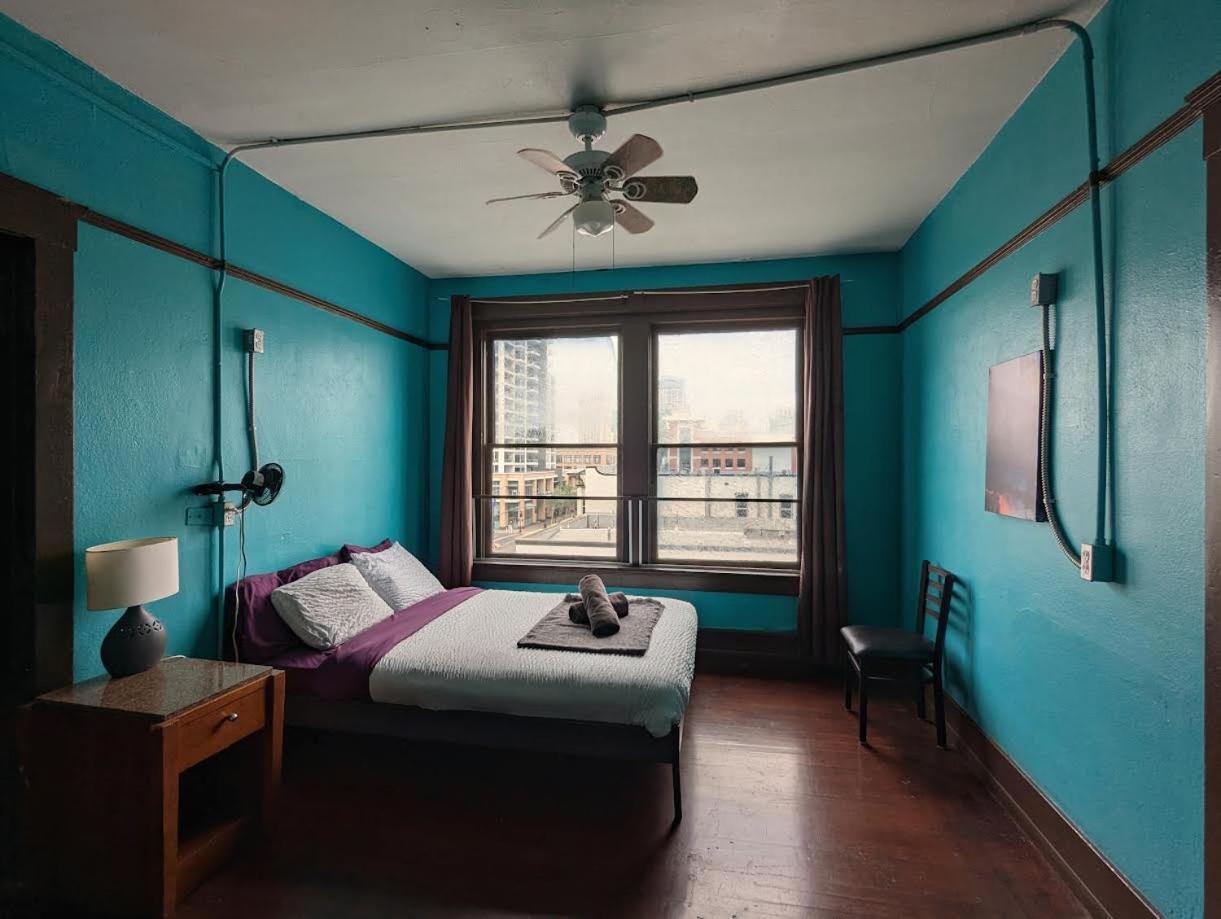 Lucky D's Youth And Traveler's Hostel San Diego