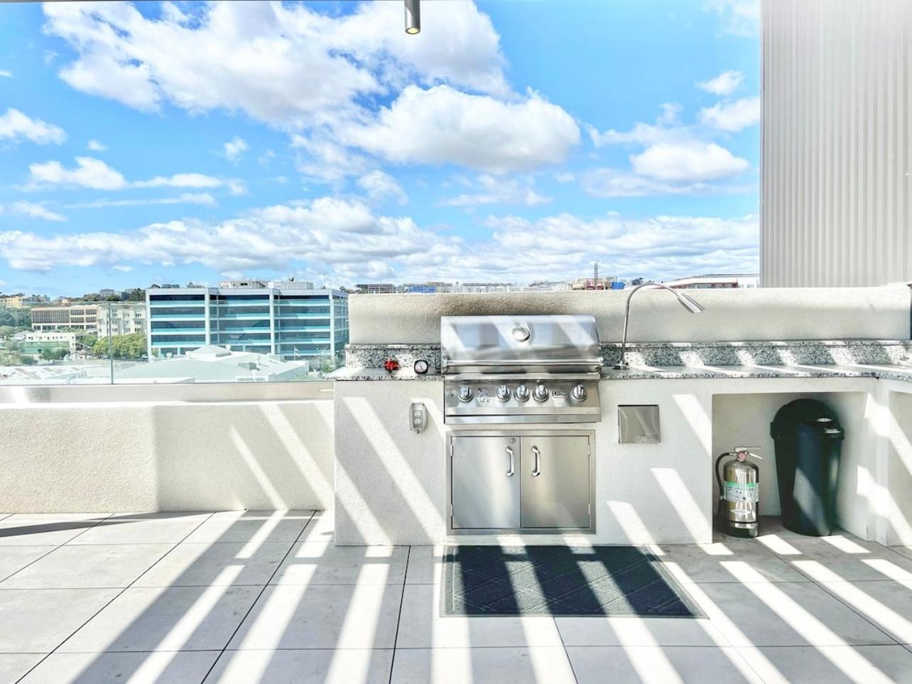 Apartment Skyline - Downtown