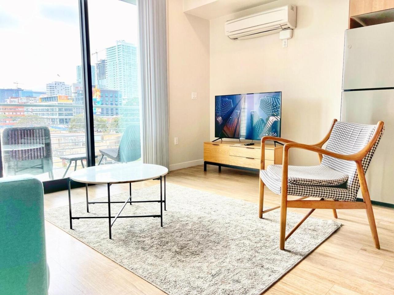 Apartment Skyline - Downtown *