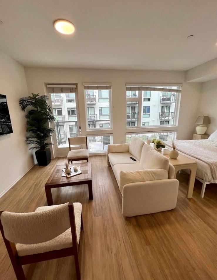 Stylish Downtown Views & Amenities Apartment San Diego