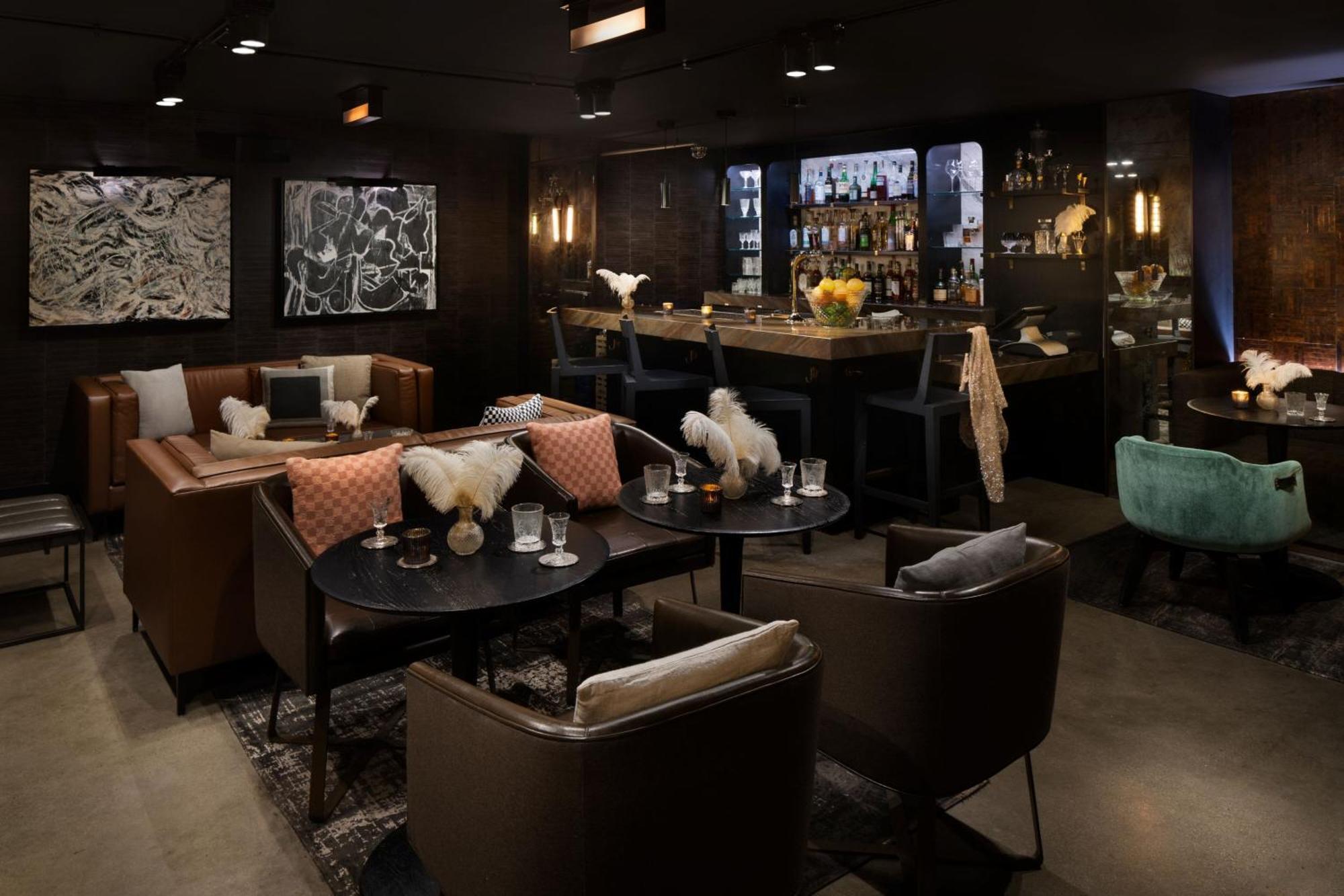 Hotel Moxy Gaslamp Quarter 4*