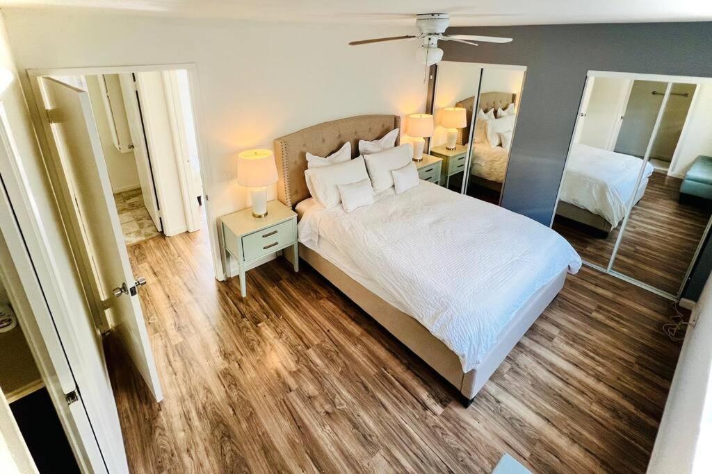 Pacific Pad Apartment