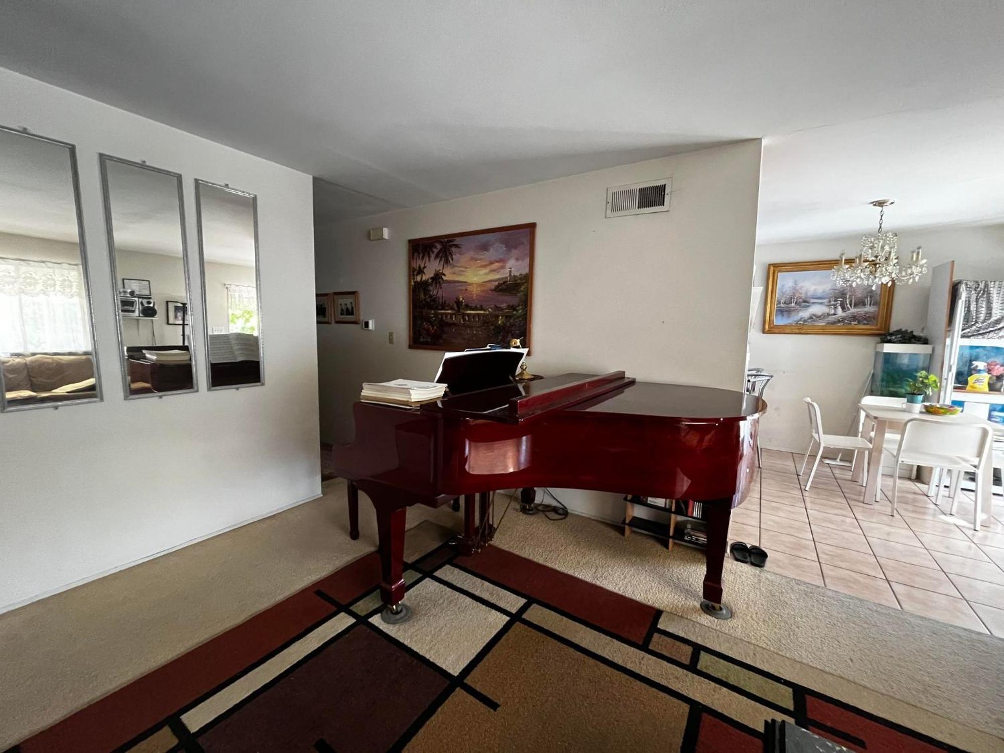Homestay Affordable Private With Pool Access And Free Parking Near Zoo And Beaches
