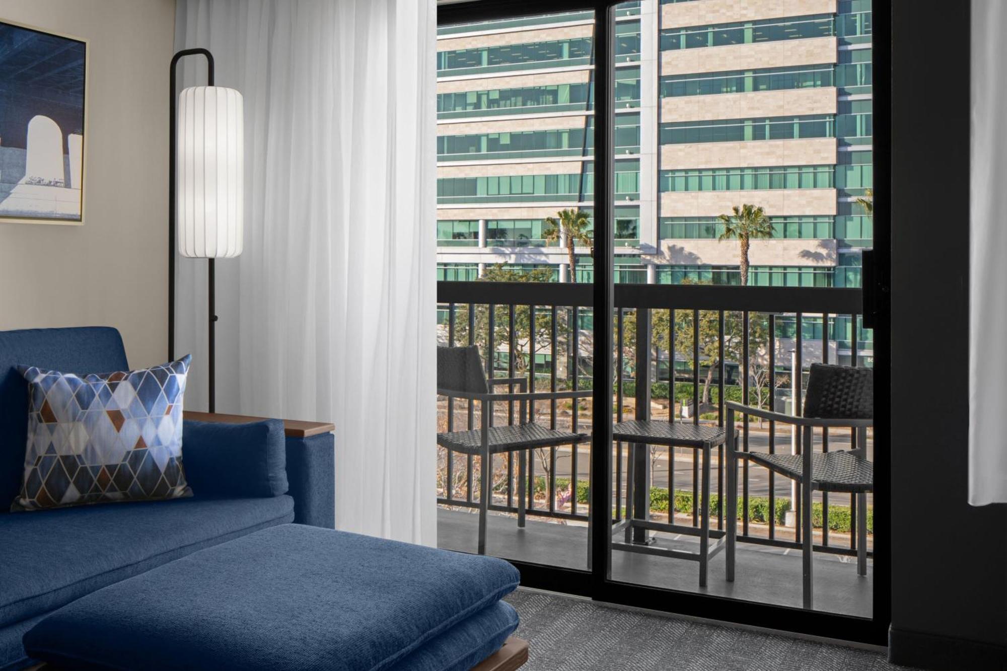Hotel Courtyard - Outdoor Pool, Bar & Restaurant 3*