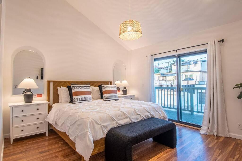 Holiday home Incredible Hilltop Luxury Bay View Retreat