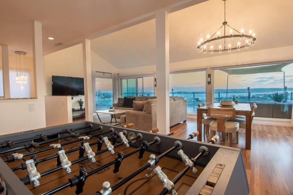 Incredible Hilltop Luxury Bay View Retreat San Diego