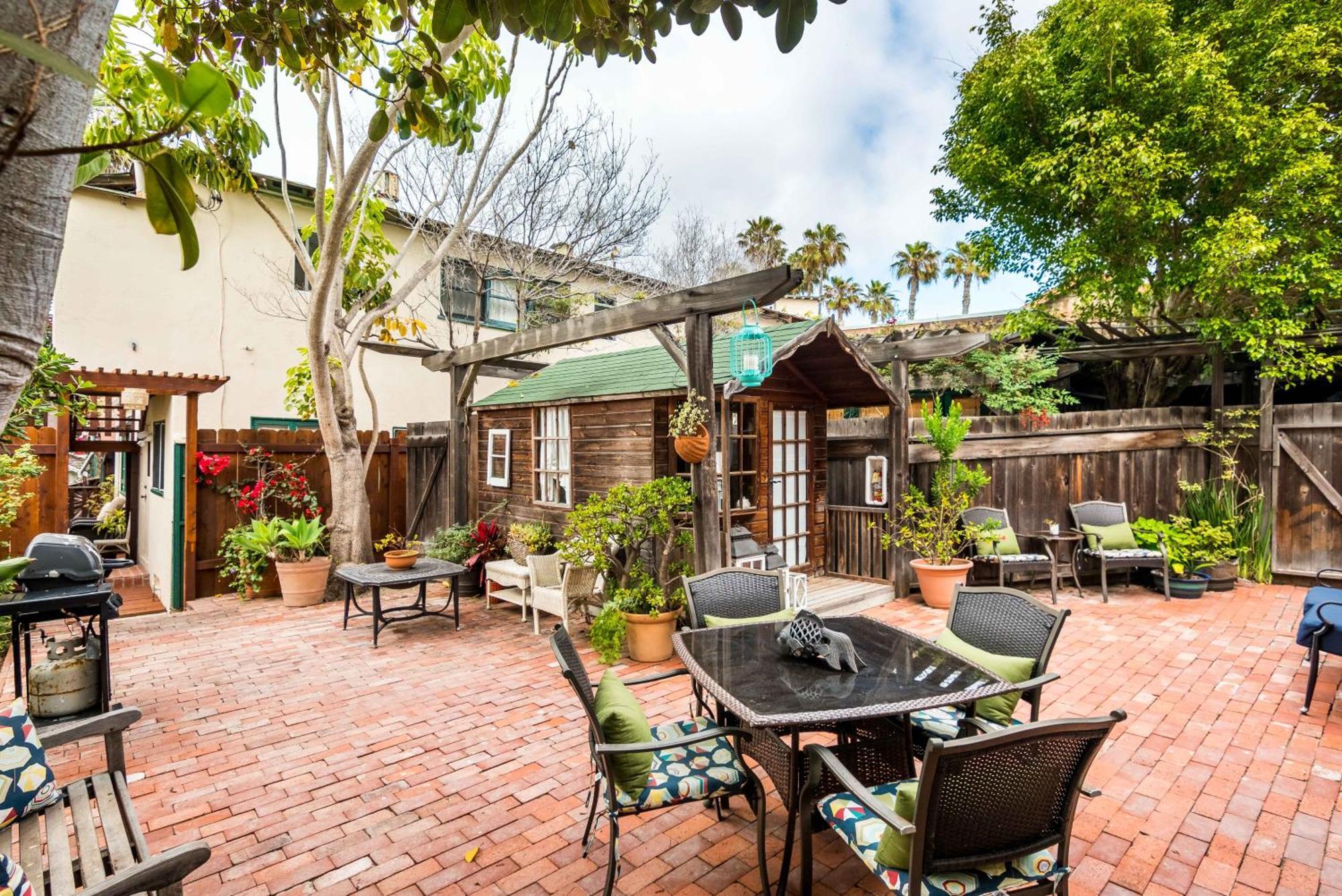 Redwood Hollow Hotel 3*