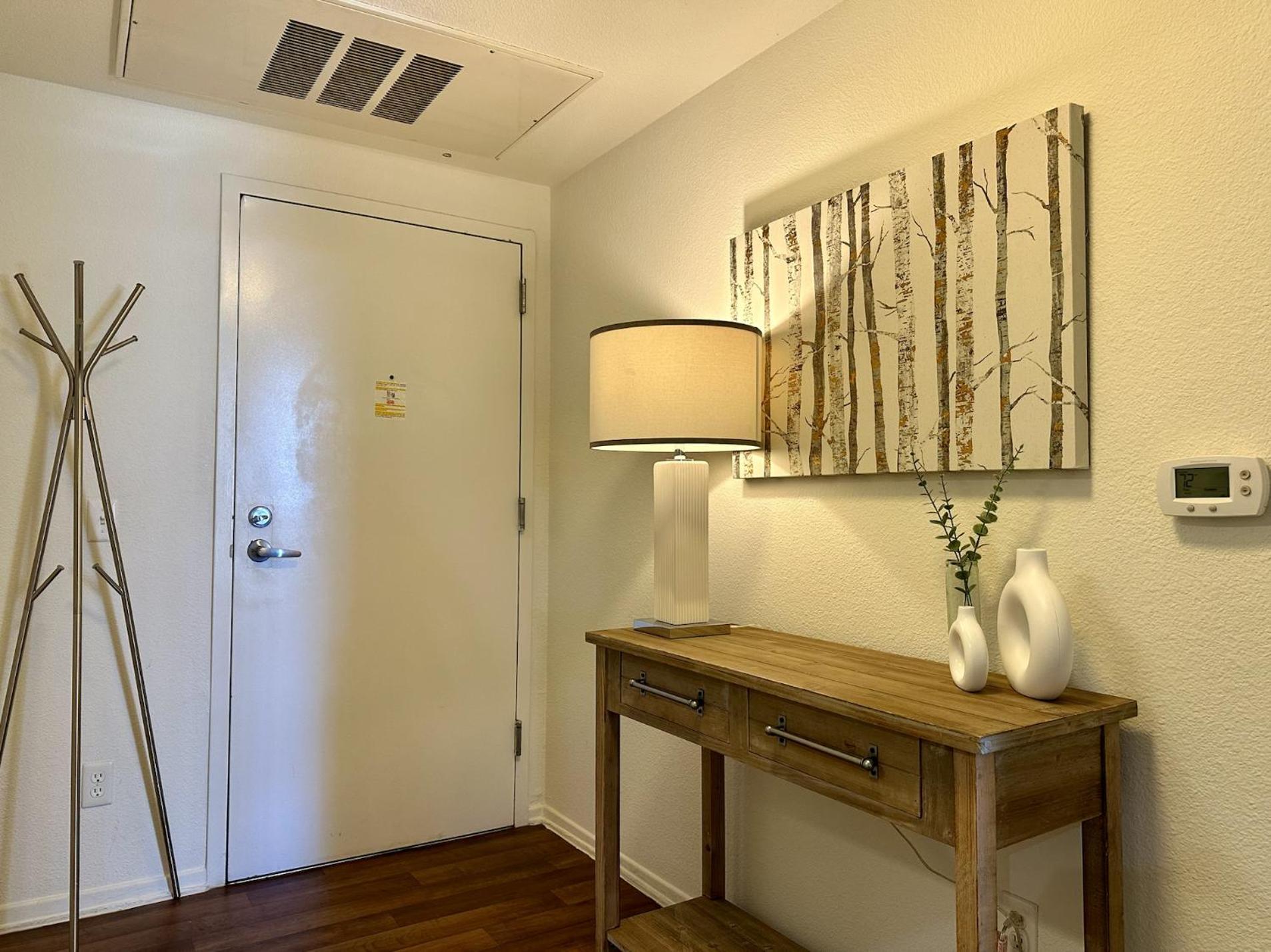 Modern 1br In Heart Of Utc - Close To Beaches, Shopping, Dining, Ucsd Apartment San Diego