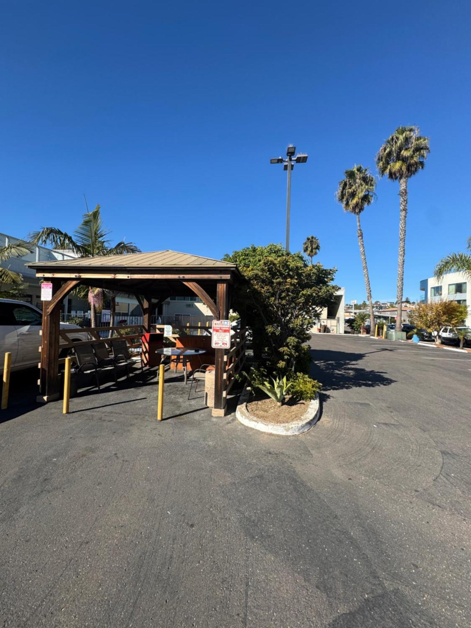 Hotel Ramada By Wyndham Airport San Diego