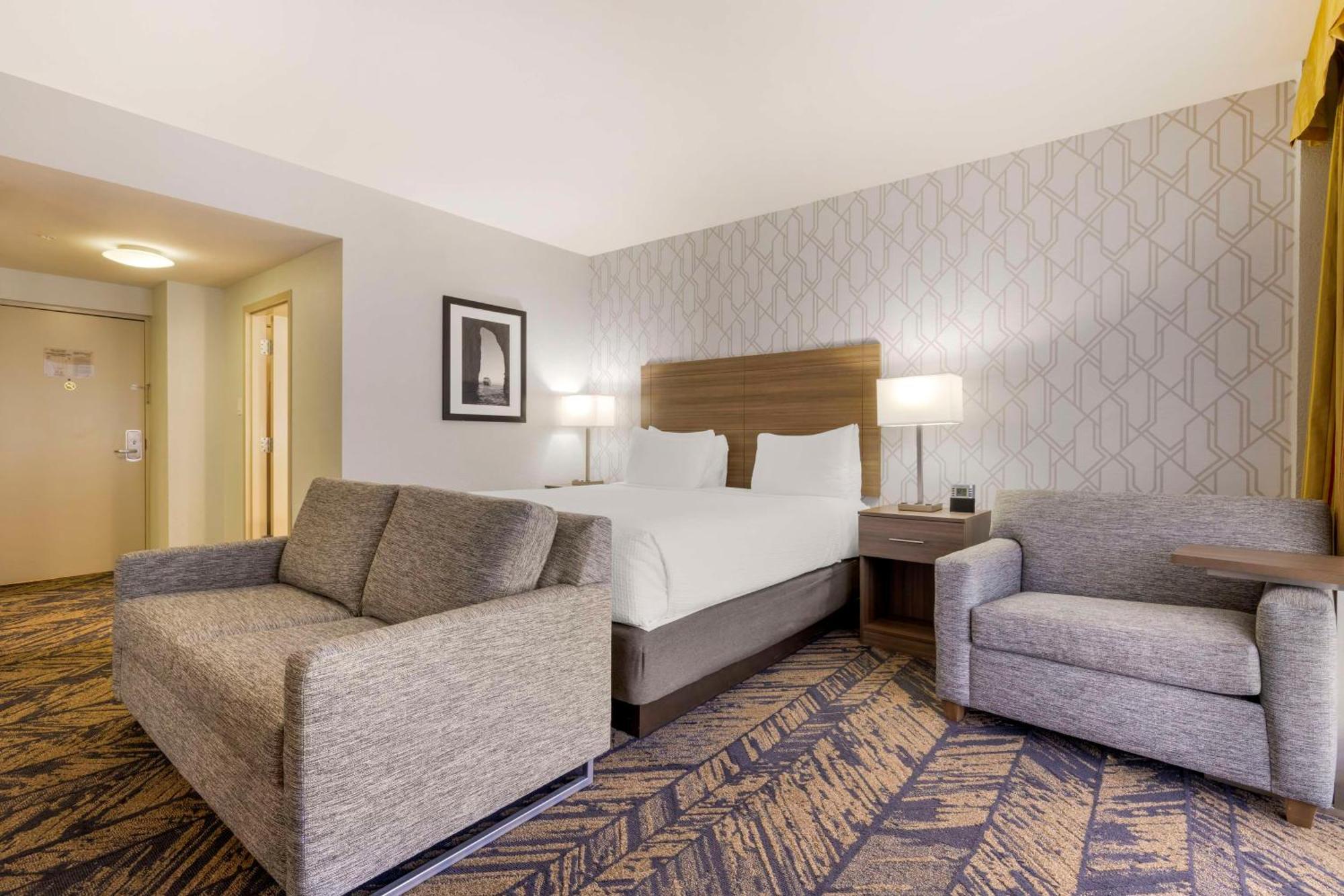 Hotel Western Bayside 3*
