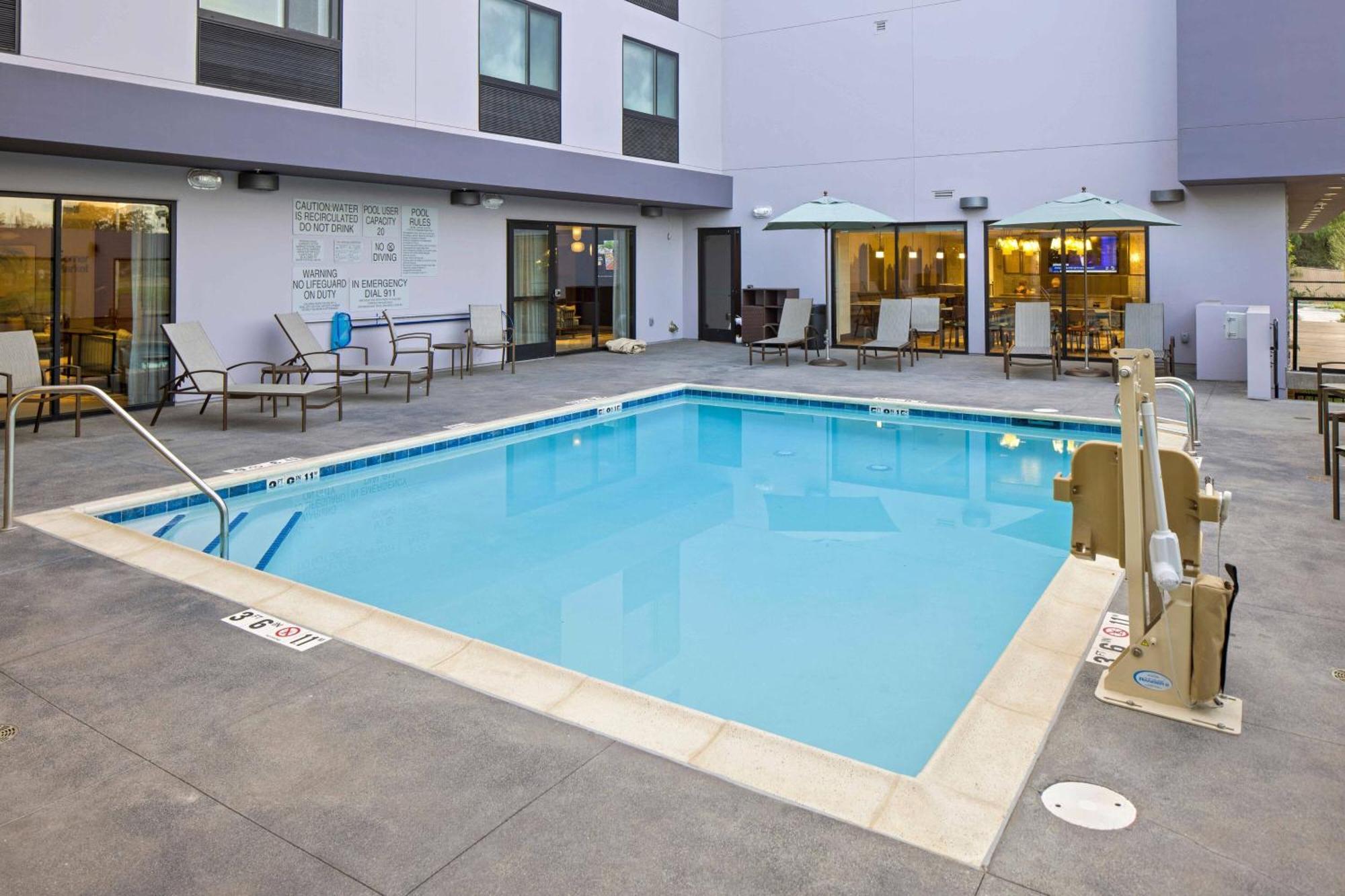 Fairfield & By Marriott Pacific 2*