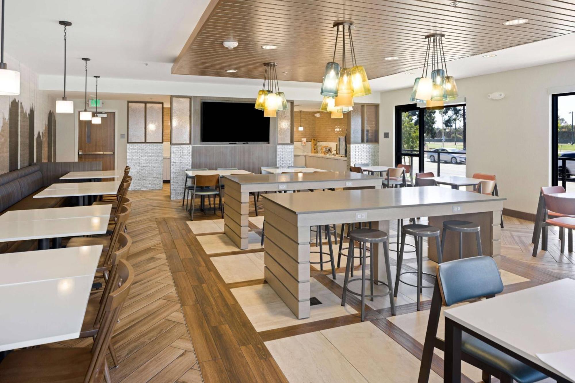 Fairfield & By Marriott Pacific San Diego