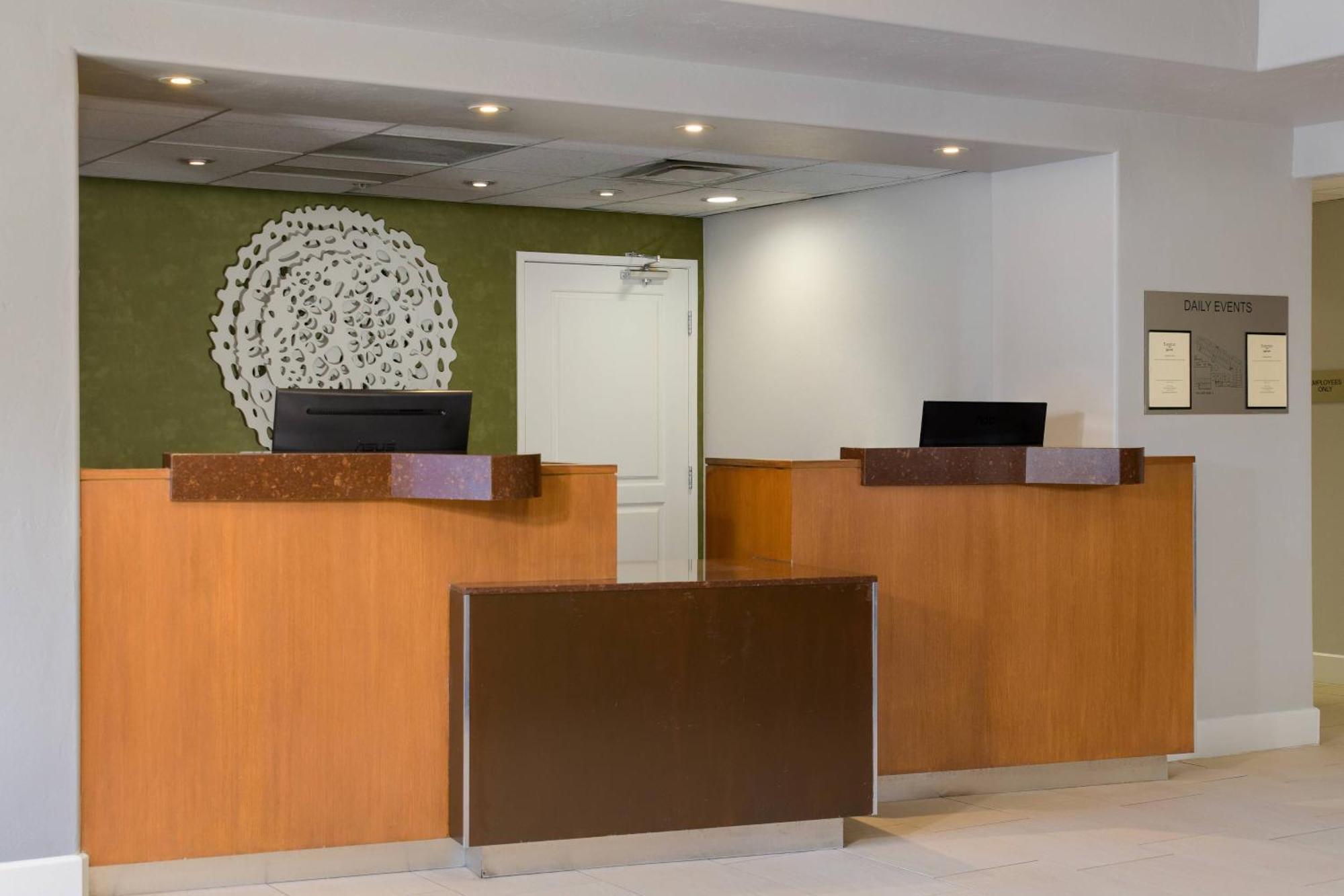 Fairfield & Old Town Hotel 3*